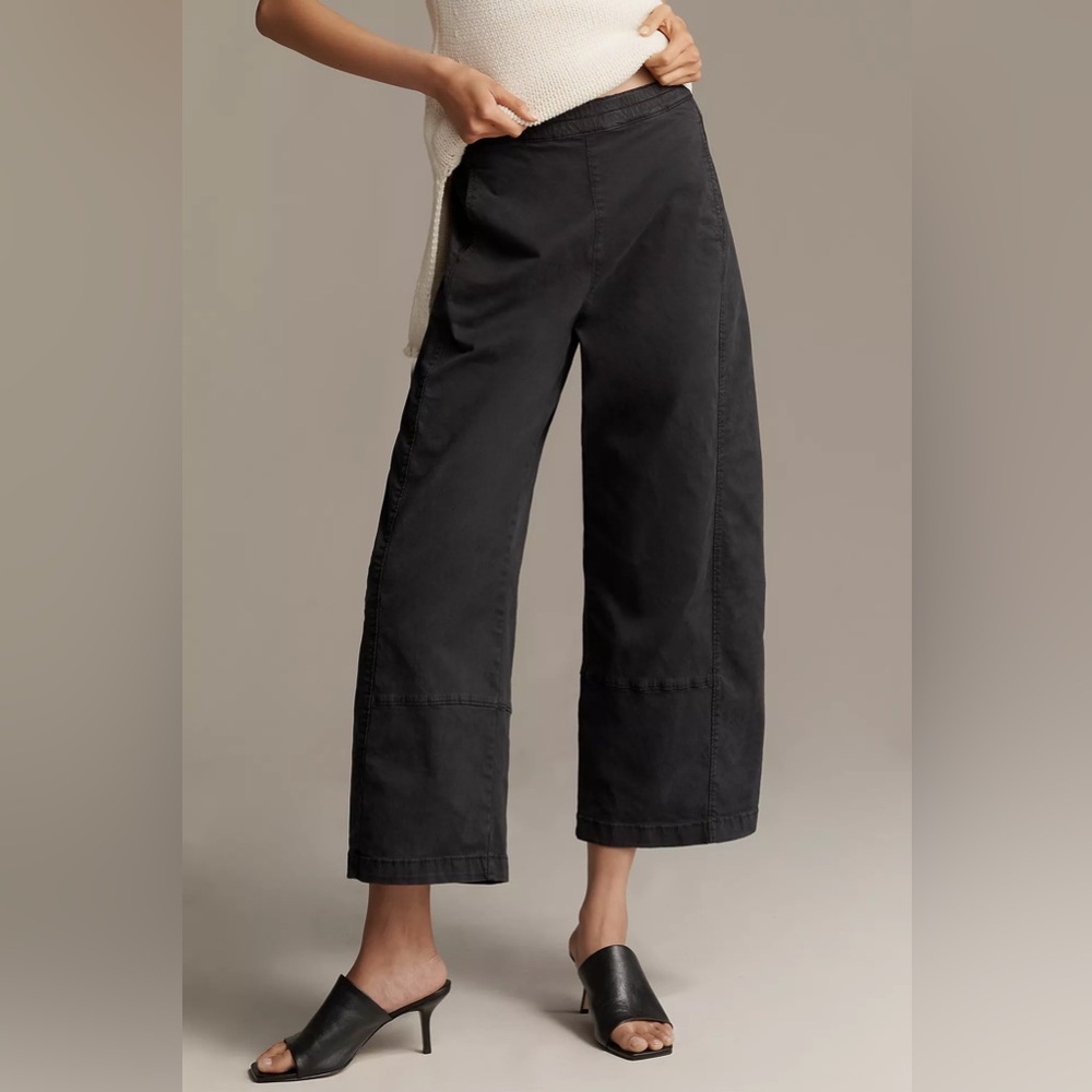 Pilcro Izzie Relaxed Twill Pull-On Barrel Pants in Washed Black